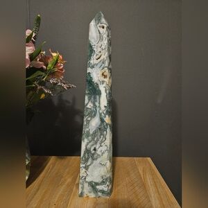 XL Natural Stone Crystal Tower Moss Agate